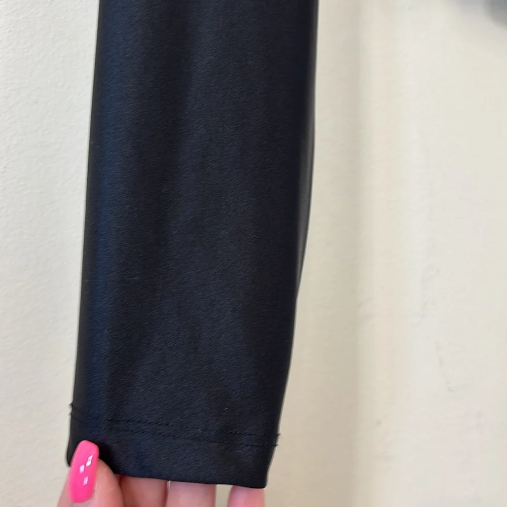 Aritzia Babaton Contour Squareneck Longsleeve Black Size Small - Picture 5 of 8